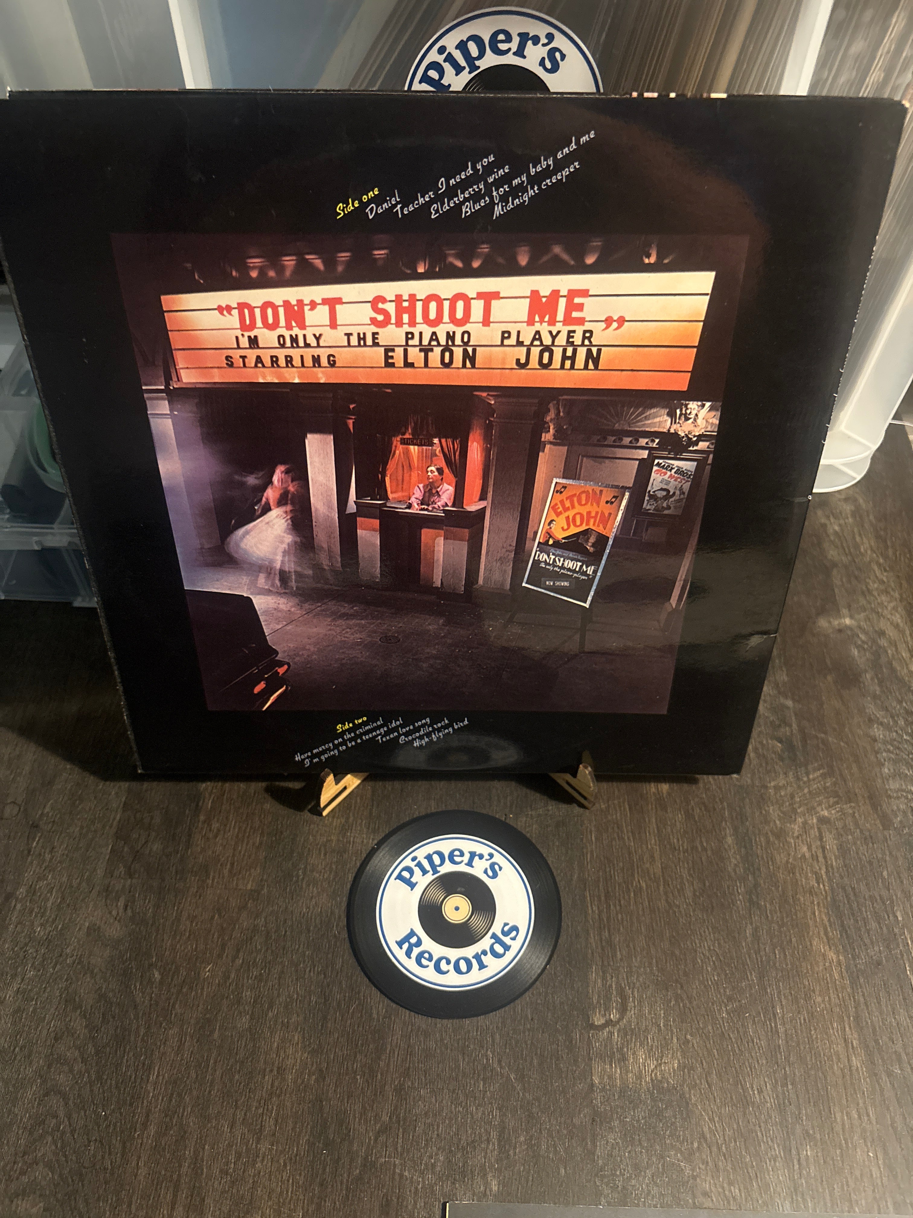 Elton John – Don’t Shoot Me I’m Only the Piano Player (LP, Gatefold)