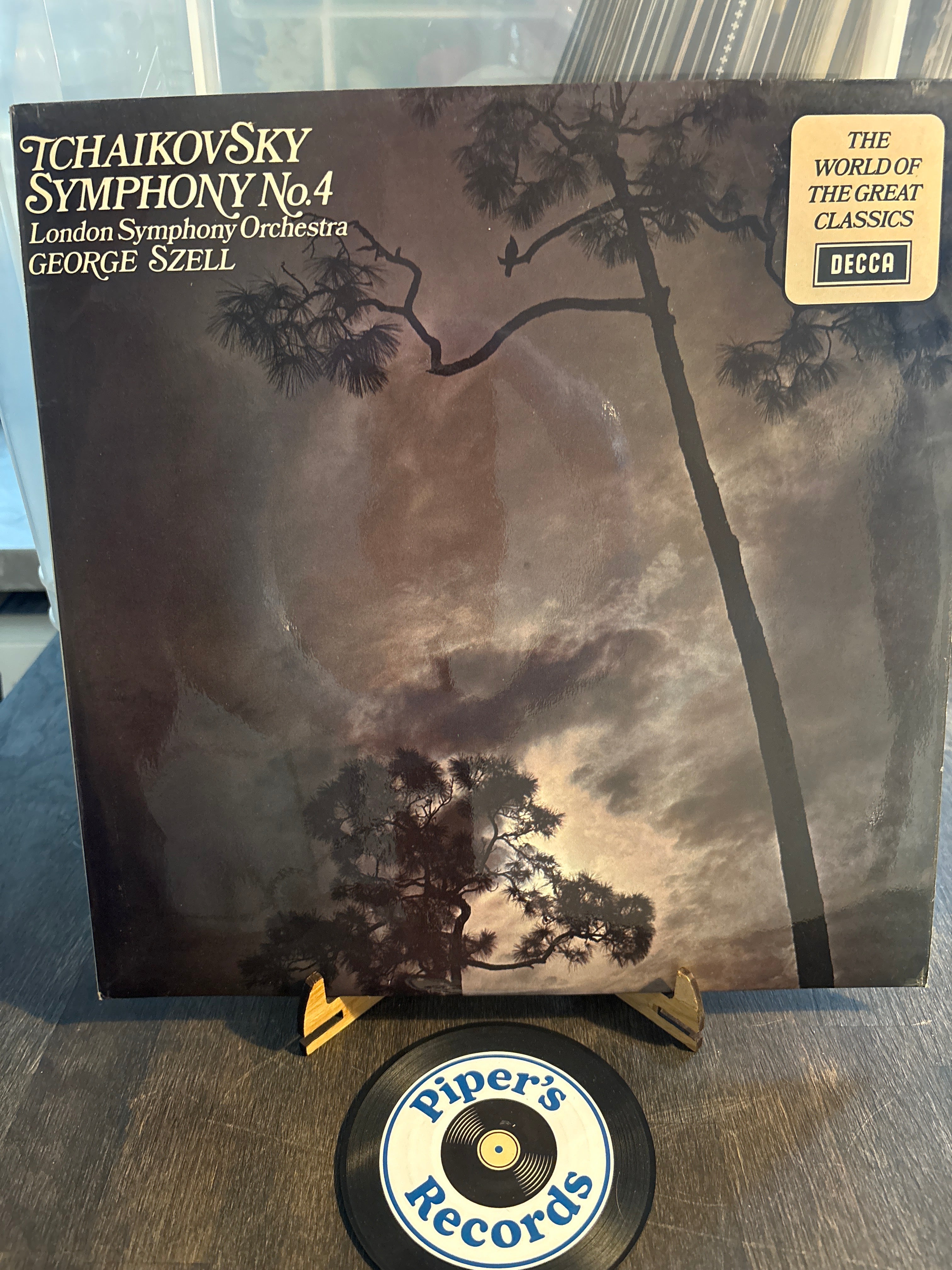 Tchaikovsky – Symphony No. 4 in F Minor, Op. 36
London Symphony Orchestra – conducted by George Szell
Decca