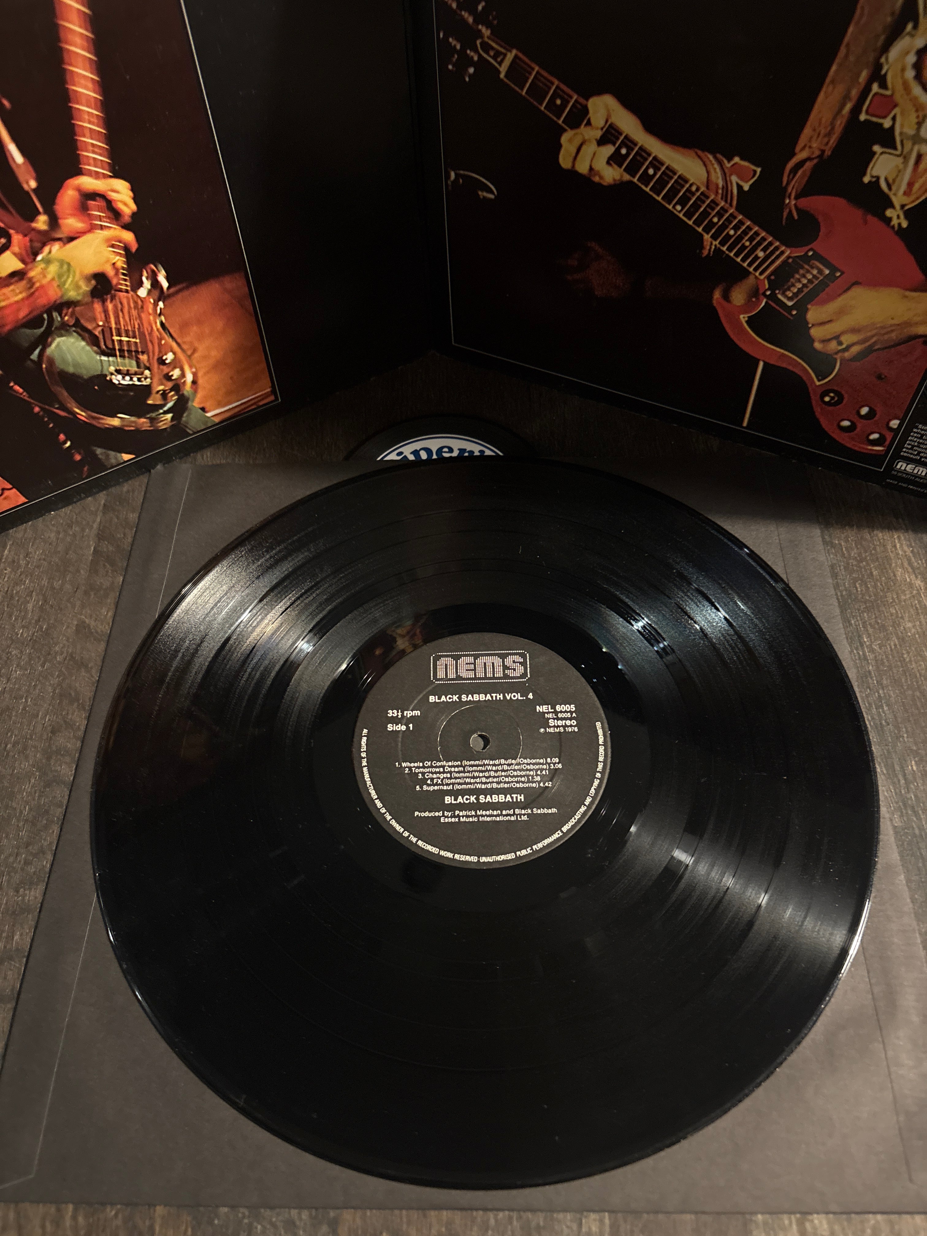Black Sabbath – Vol. 4 (1976 NEMS Reissue)