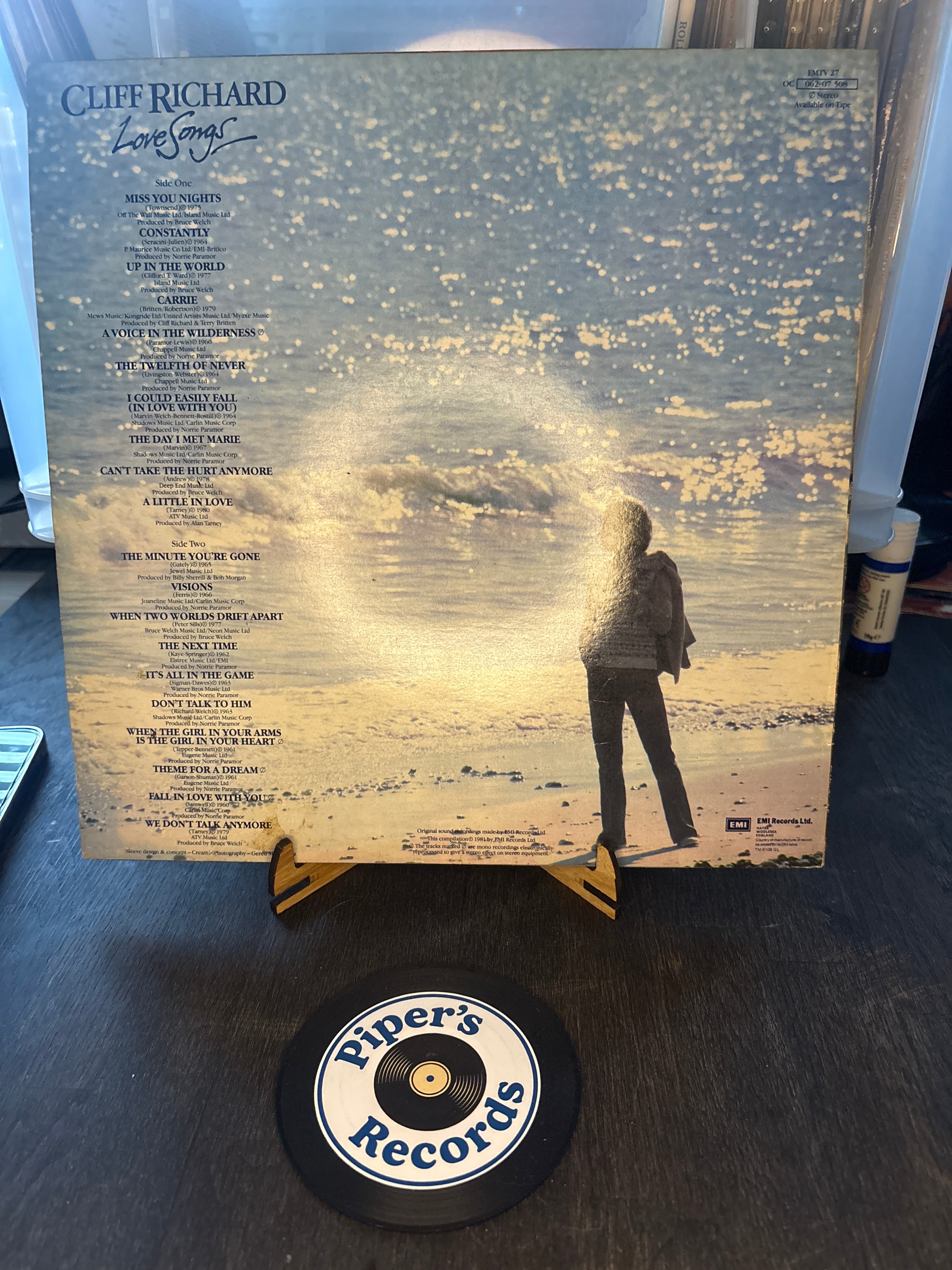 Cliff Richard – Love Songs (1981 UK LP) – EMTV 27